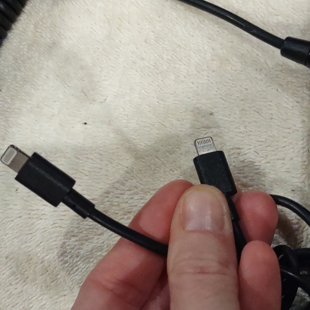 Apple Chargers Car Charger And Wall - Picture 7 of 7